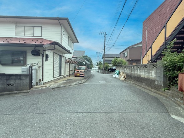 周辺は閑静な住宅街につき落ち着いた環境です。