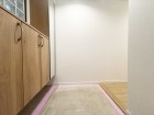 玄関横にはシューズボックスもございます。