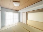 客間やお子様の遊び場として多用途にお使い頂けます。  