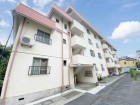 爽やかな青空の下に贅沢なほどに降り注ぐ陽光、豊かな居住性と、クオリティが見事に調和した住空間は、住まうことの喜びを感じさせてくれ