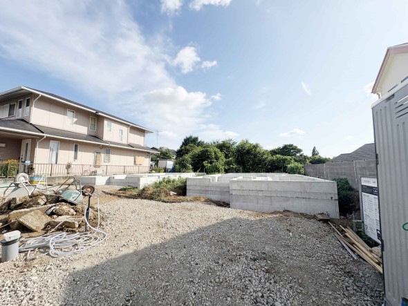 建物の完成が待ち遠しいですね。