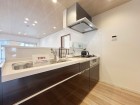 使い勝手の良い設備のキッチンで効率よくお料理もできます。