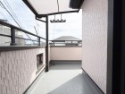 日差しの差し込むバルコニー