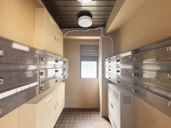 住戸専用の郵便受け。