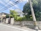 周辺は閑静な住宅街につき落ち着いた環境です。