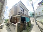周辺は閑静な住宅街につき落ち着いた環境です。