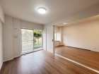 明るくあたたかな居室では、朝の目覚めも気持ちよく起きられます。