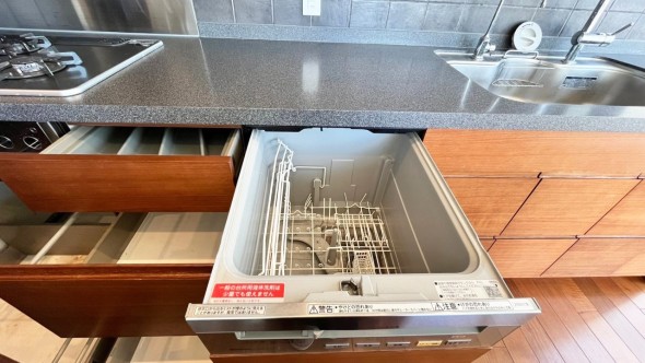 食洗機付き。家事の手助けとして。
