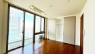 洋室9.8帖。一日の疲れをいやしてくれる主寝室。時を忘れて過ごす場所として過ごせるお部屋です。