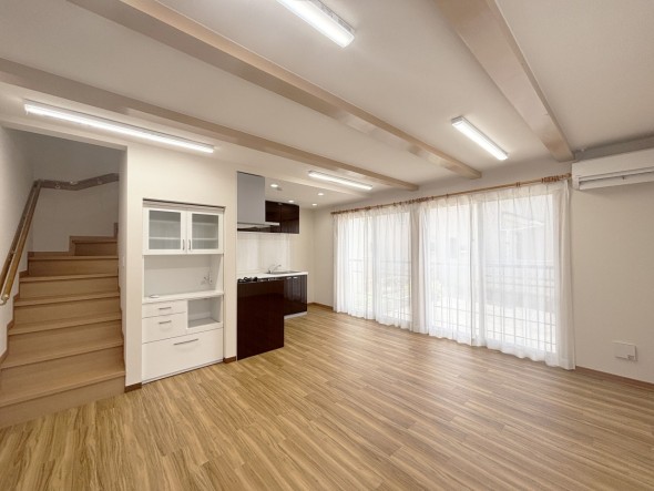 家族と過ごす時間を大切にしたい方にぴったりの明るくゆとりある住空間です。