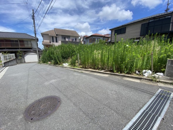 車通りの少ない前面道路のため、お子様も安心してお過ごしいただけます
