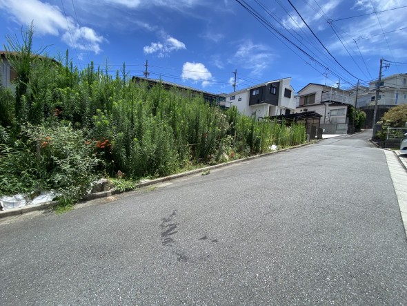 建築条件なしの売地です。お好きなハウスメーカーで建築していただけます。