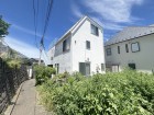 周辺は閑静な住宅街につき落ち着いた環境です。