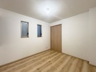 一日の疲れをいやしてくれる主寝室。時を忘れて過ごす場所として過ごせるお部屋です。