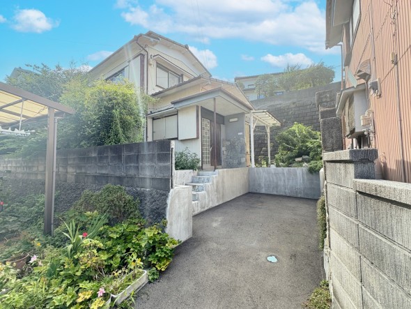 周辺は閑静な住宅街につき落ち着いた環境です。
