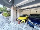 敷地内駐車場もございます。空き状況等はお気軽にお問い合わせください。