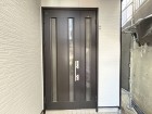 お客様をお迎えする玄関は落ち着いた雰囲気。