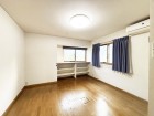明るくあたたかな居室では、朝の目覚めも気持ちよく起きられます。