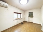 フローリングの部屋は清潔感があり、日々のお掃除も楽で助かります。