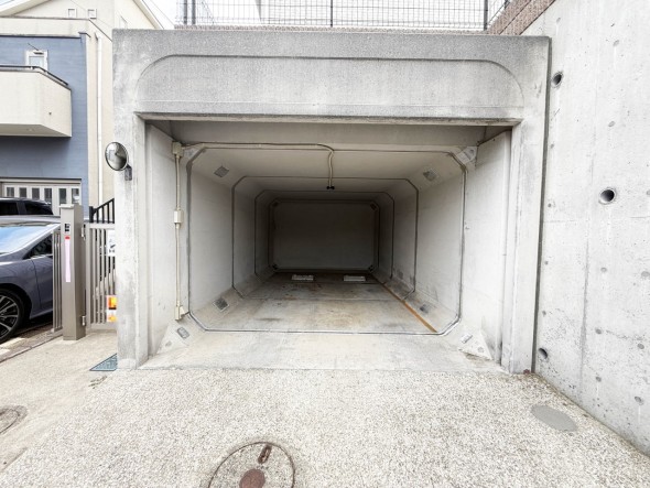 地下車庫ございます