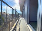 日差しの差し込むバルコニー