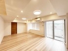 キッチンからはリビングが見渡せる設計。 お子様が遊ぶ様子を見守りながらお料理ができますね。