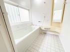 一日の疲れが癒される優雅なバスタイムを堪能できるゆとりあるバスルームです。