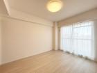 明るくあたたかな居室では、朝の目覚めも気持ちよく起きられます。