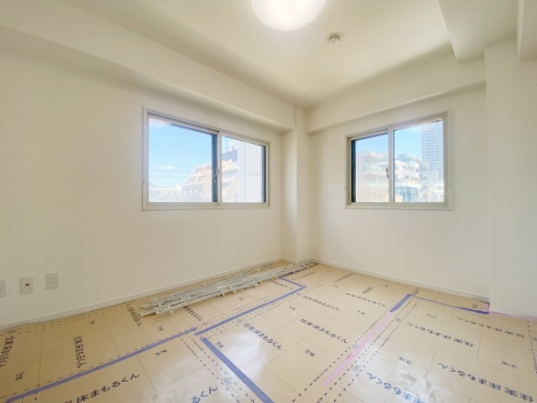 フローリングの部屋は清潔感があり、日々のお掃除も楽で助かりますね！