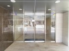 お客様をお迎えする玄関は落ち着いた雰囲気。帰り着くたびに洗練されたテイストの空間に迎えられ誇りと喜びを感じる玄関まわりです。
