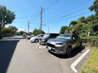 敷地内駐車場もございます。空き状況等はお気軽にお問い合わせください。