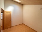 フローリングの部屋は清潔感があり、日々のお掃除も楽で助かりますね！