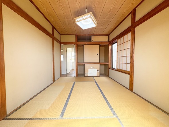 客間やお子様の遊び場として多用途にお使い頂けます。  