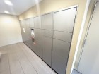 宅配ボックスがあるので外出時の配達物もお好きなタイミングで受け取ることができます。