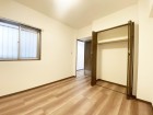 サービスルーム6帖。十分な広さがあるので居室としても。
