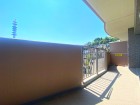 日差しの差し込むバルコニー