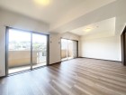 LDK19.7帖。のびのびとくつろげるリビングは、家族のコミュニケーションの場として、みんなが集まる一番の場所に。