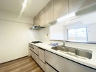 キッチンからはリビングを見渡せます。