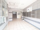お客様をお迎えする玄関は落ち着いた雰囲気。帰り着くたびに洗練されたテイストの空間に迎えられ誇りと喜びを感じる玄関まわりです。