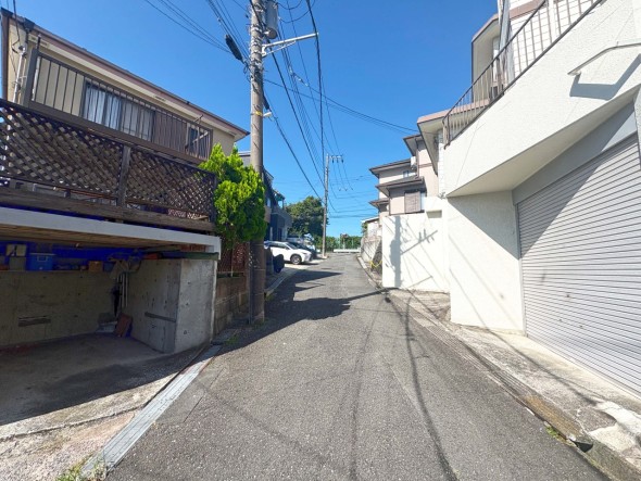 周辺は閑静な住宅街につき落ち着いた環境です。
