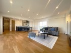 家族と過ごす時間を大切にしたい方にぴったりの明るくゆとりある住空間です。
