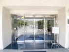 お客様をお迎えする玄関は落ち着いた雰囲気。帰り着くたびに洗練されたテイストの空間に迎えられ誇りと喜びを感じる玄関まわりです。