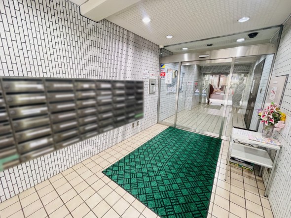 落ち着いたエントランスです