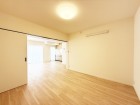 洋室7帖。一日の疲れをいやしてくれる主寝室。時を忘れて過ごす場所として過ごせるお部屋です。