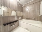 一日の疲れが癒される優雅なバスタイムを堪能できるゆとりあるバスルームです。