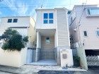 爽やかな青空の下に贅沢なほどに降り注ぐ陽光、豊かな居住性と、クオリティが見事に調和した住空間は、住まうことの喜びを感じさせてくれ