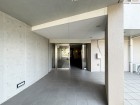 お客様をお迎えする玄関は落ち着いた雰囲気。帰り着くたびに洗練されたテイストの空間に迎えられ誇りと喜びを感じる玄関まわりです。