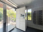 宅配ボックスがあるためご不在時であってもお帰りの際に大きな荷物をお受け取りいただけます。