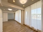 ご家族やお客様との時間など、多くの時を刻む空間。何気なく過ぎる時でさえも上質なひと時となる快適な空間を目指して。