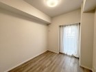 一日の疲れをいやしてくれる主寝室。時を忘れて過ごす場所として過ごせるお部屋です。